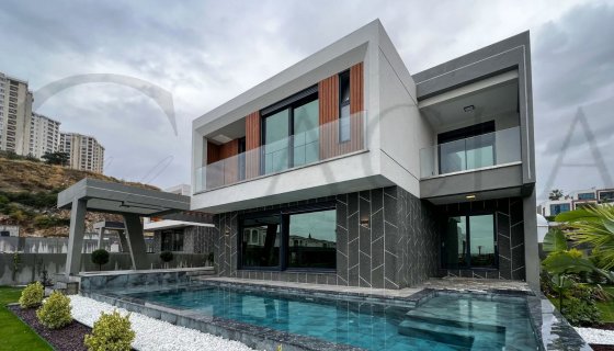 KUŞADASINSA SATILIK-MANZARA-ÖZEL HAVUZ-GÜVENLİK-BAHÇE-HAMAM -SAUNA-ULTRA LÜX-780 M2-6+1-MÜSTAKİL