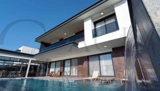 ÖZEL HAVUZ/OTOPARK-BAHÇE-HAMAM-SAUNA-SINEMA-FITNESS-ASANSOR-ENERJİ ÜRETEN-AKILLI EV -MALİKANE